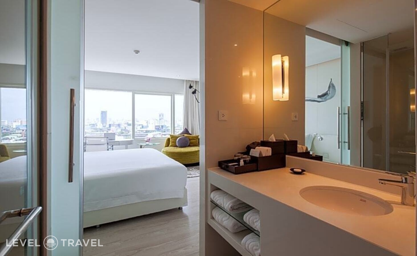 фотографии номера Улучшенный с видом на город отеля Centara Watergate Pavillion Hotel Bangkok в Таиланд(Бангкок) - фото №3