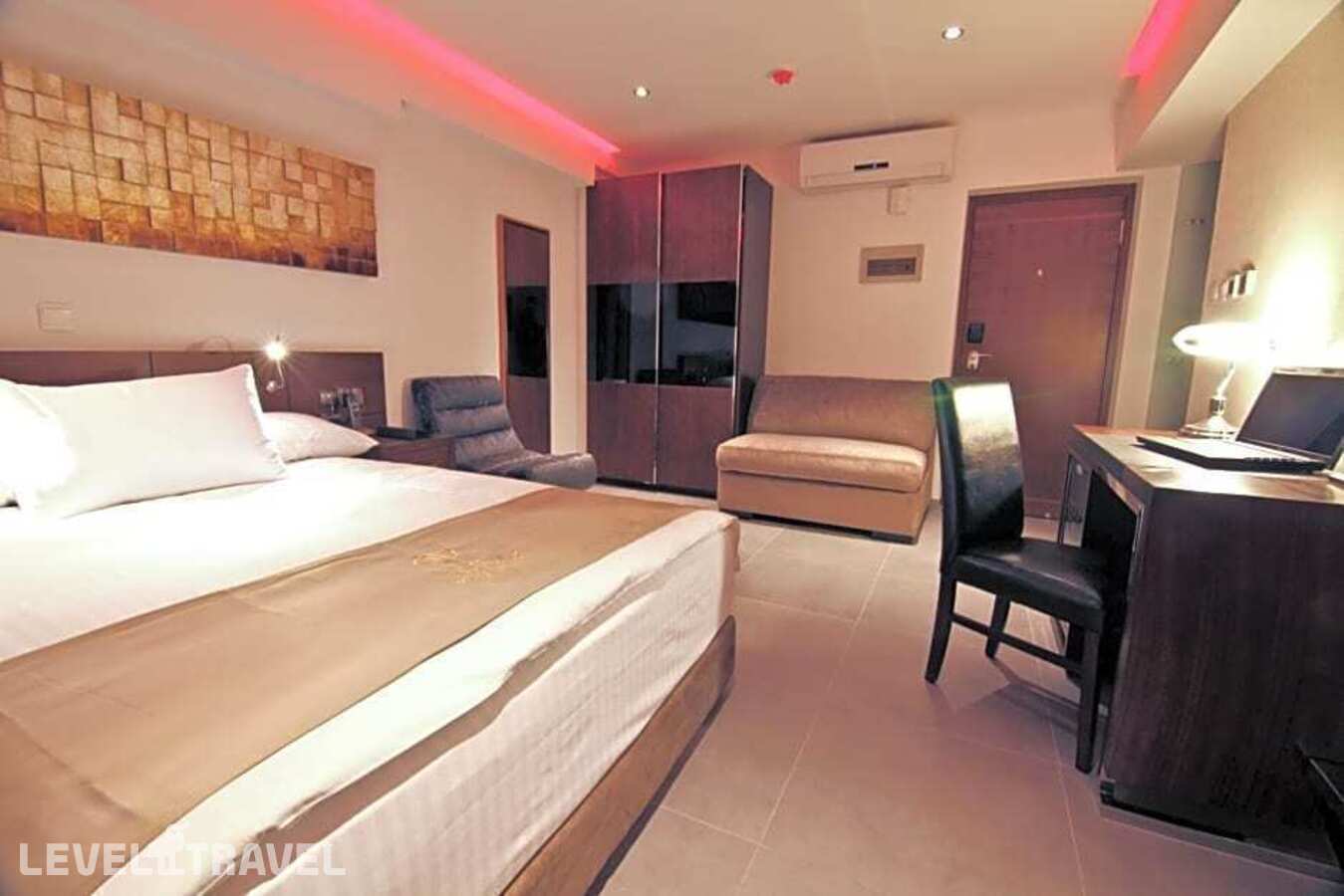 фотографии номера Улучшенный с видом на город отеля Achilleos City Hotel в Кипр(Ларнака) - фото №4