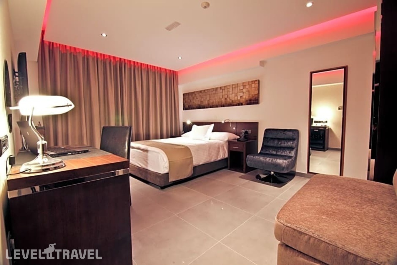 фотографии номера Улучшенный с видом на город отеля Achilleos City Hotel в Кипр(Ларнака) - фото №2