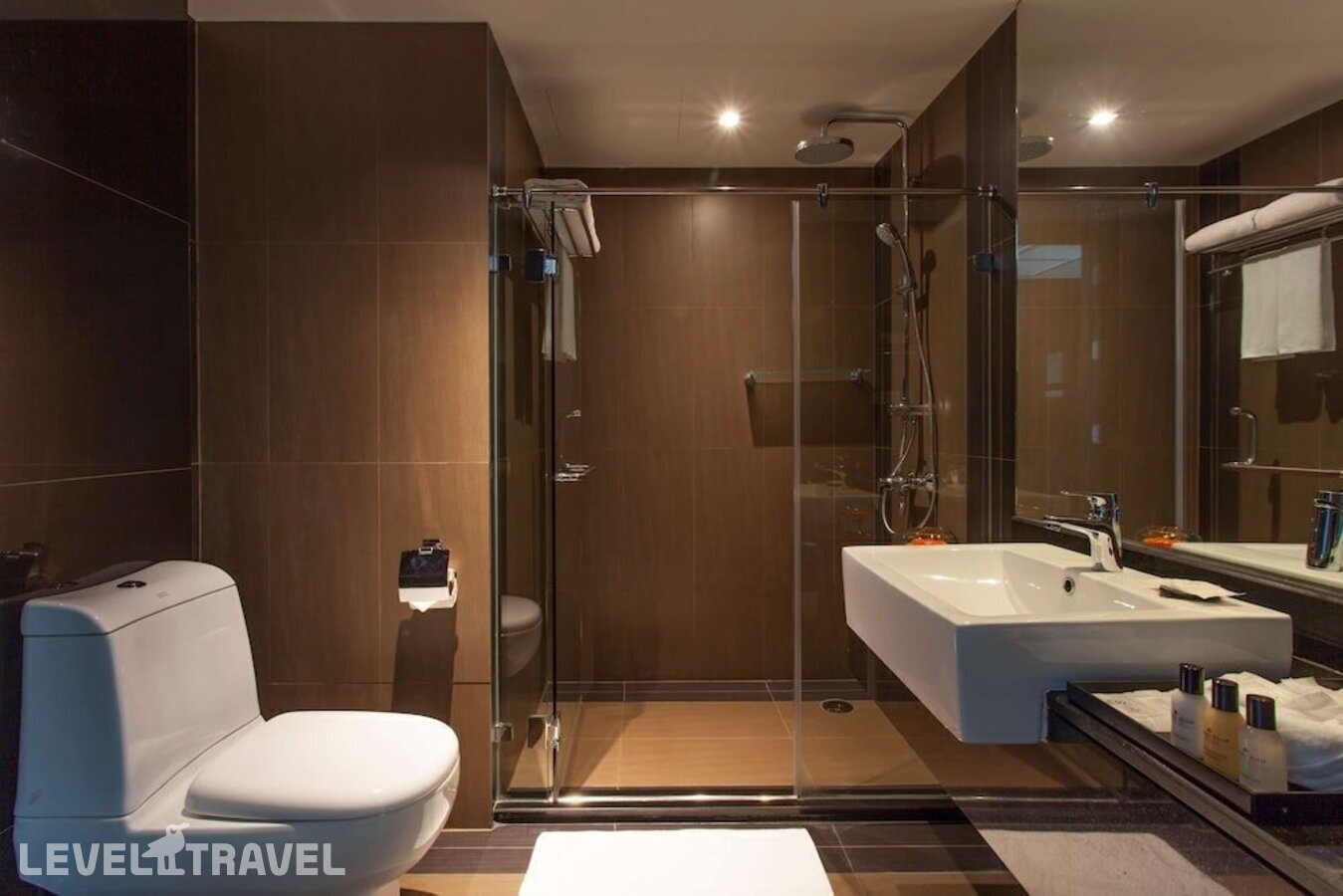 фотографии номера Делюкс с видом на город отеля Golden Tulip Mandison Suites в Таиланд(Бангкок) - фото №2