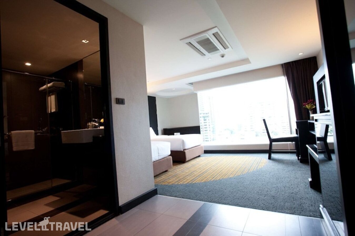 фотографии номера Делюкс с видом на город отеля Golden Tulip Mandison Suites в Таиланд(Бангкок) - фото №5
