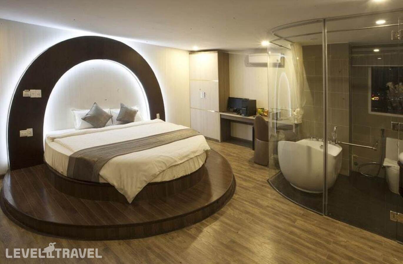 фотографии номера Полулюкс с видом на море отеля New Sun Hotel Nha Trang в Вьетнам(Нячанг) - фото №8