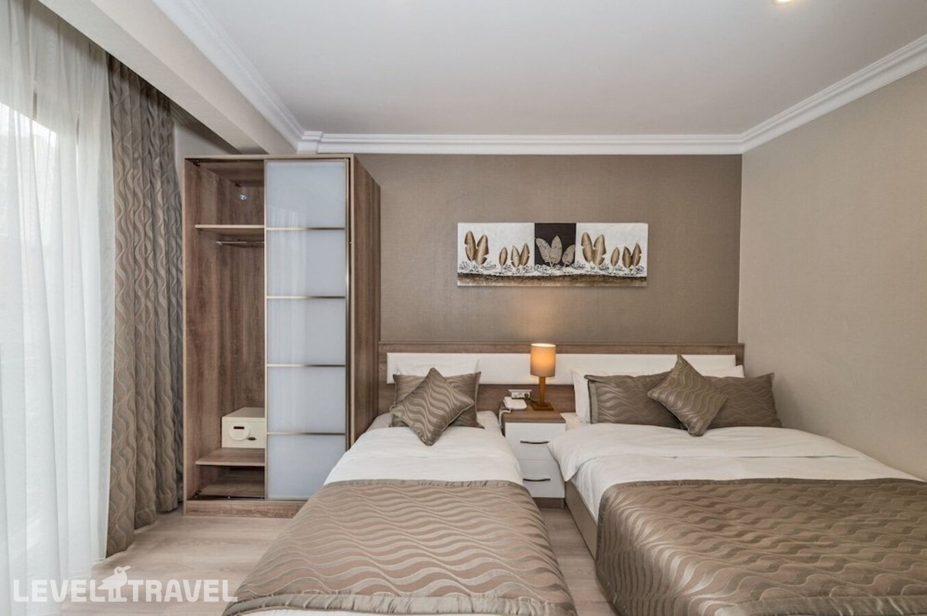 фотографии номера Трехместный с видом на город отеля Alphonse Hotel в Турция(Фатих) - фото №3