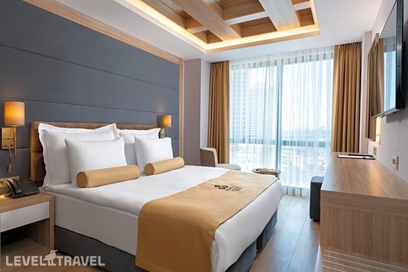 фотографии номера Делюкс с видом на город отеля Febor İstanbul Bomonti Hotel & Spa в Турция(Бомонти) - фото №6