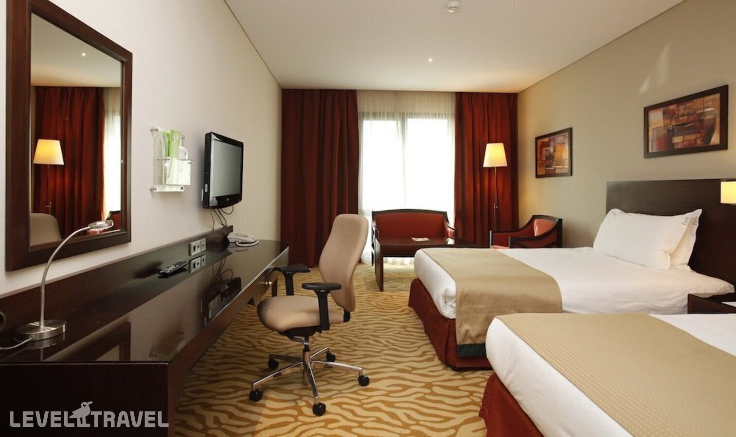 фотографии номера Стандартный с видом на бассейн отеля Holiday Inn Riyadh-Olaya, an IHG Hotel в Саудовская Аравия(Эр-Рияд) - фото №13