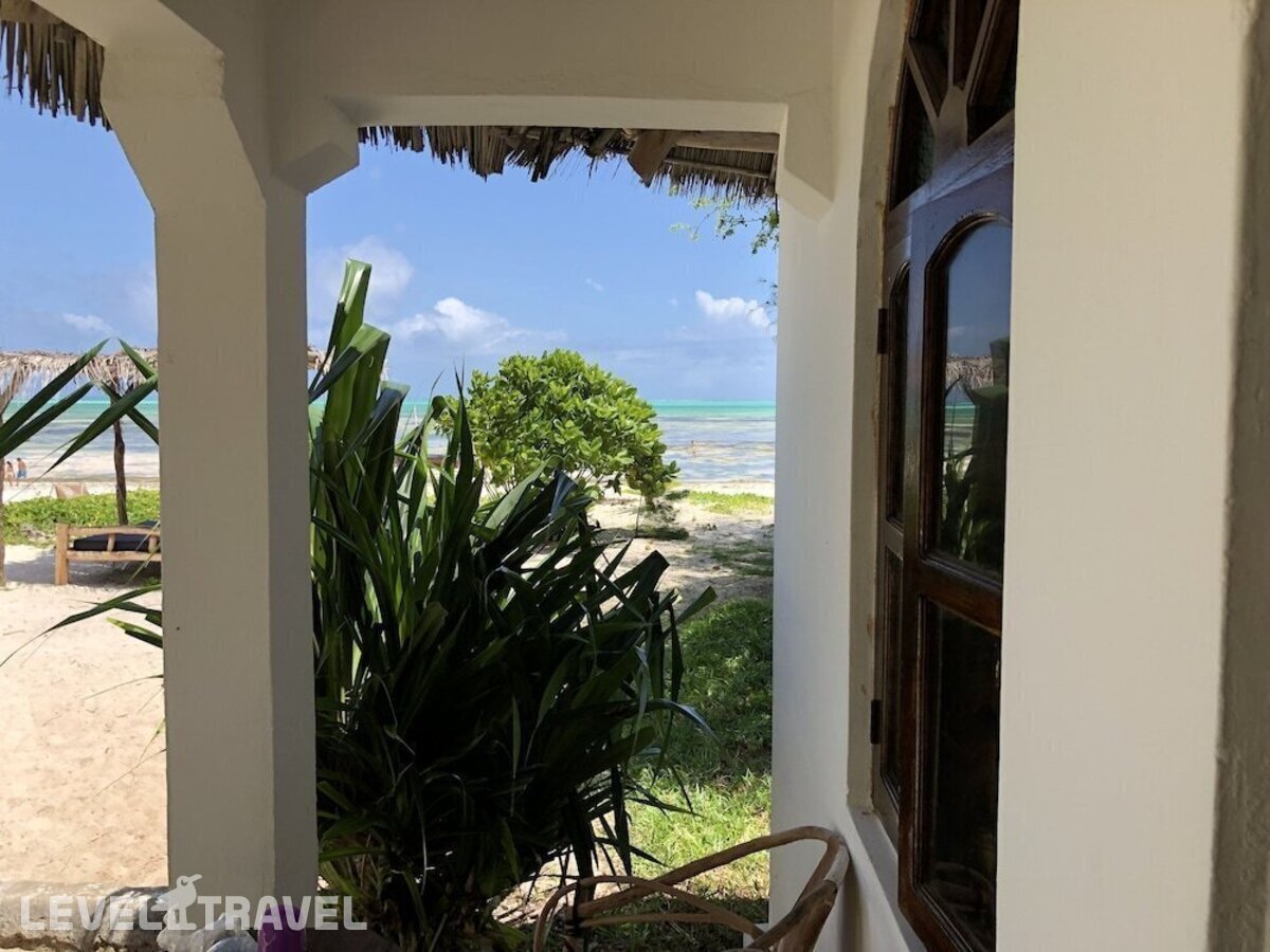 фотографии номера Стандартный с видом на море отеля Blue Earth Beach Bungalows в Танзания(Джамбиани) - фото №3