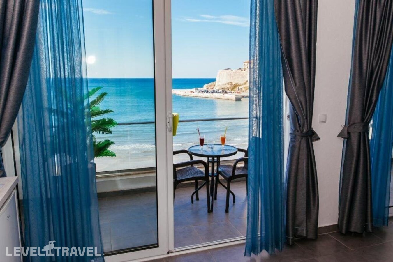 фотографии номера Делюкс с видом на море отеля Continental Hotel в Черногория(Улцинь) - фото №2