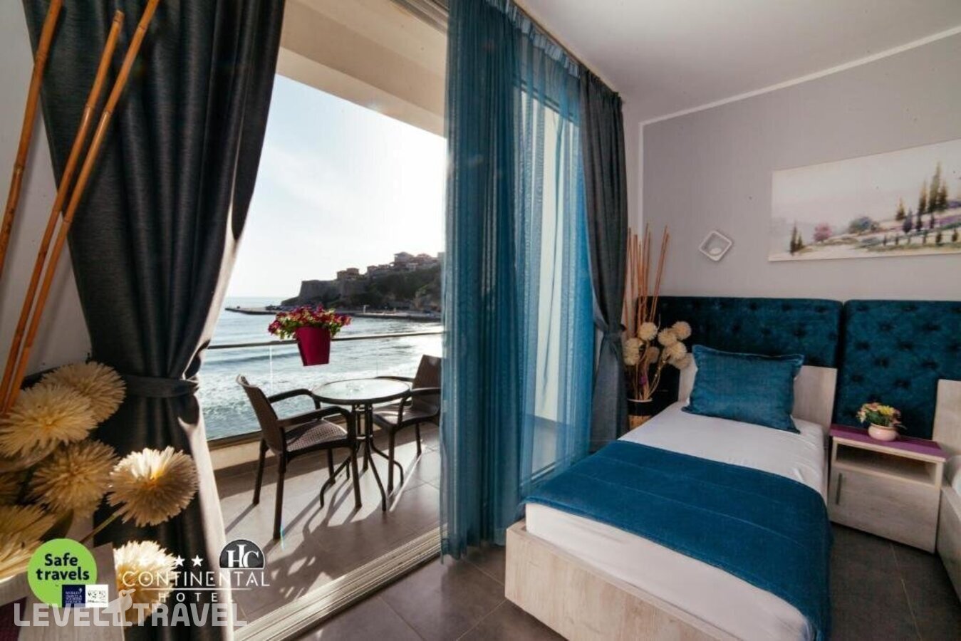 фотографии номера Делюкс с видом на море отеля Continental Hotel в Черногория(Улцинь) - фото №3