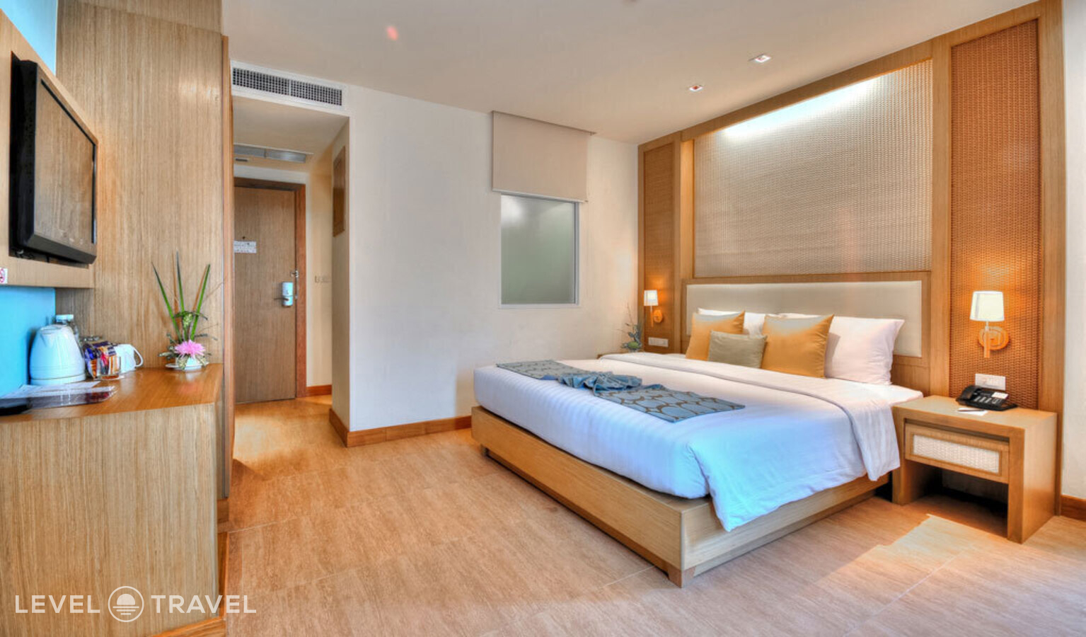 фотографии номера Делюкс с балконом отеля The Ashlee Plaza Patong Hotel & Spa (Ex. Citin Plaza Patong) в Таиланд(Патонг Бич) - фото №2