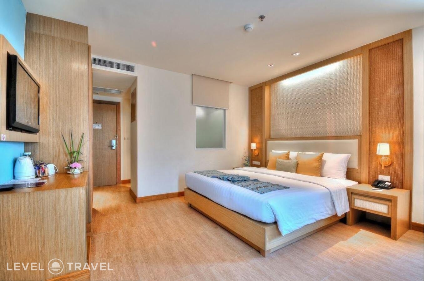 фотографии номера Улучшенный с балконом отеля The Ashlee Plaza Patong Hotel & Spa (Ex. Citin Plaza Patong) в Таиланд(Патонг Бич) - фото №1