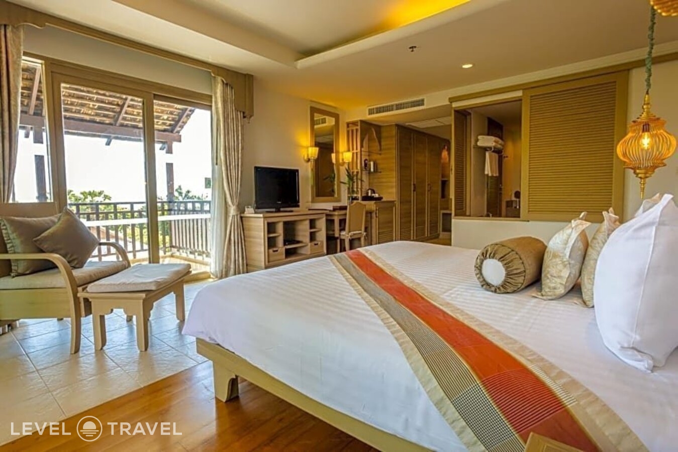 фотографии номера Семейный люкс (2 спальни) отеля Ravindra Beach Resort & Spa в Таиланд(Джомтьен) - фото №3