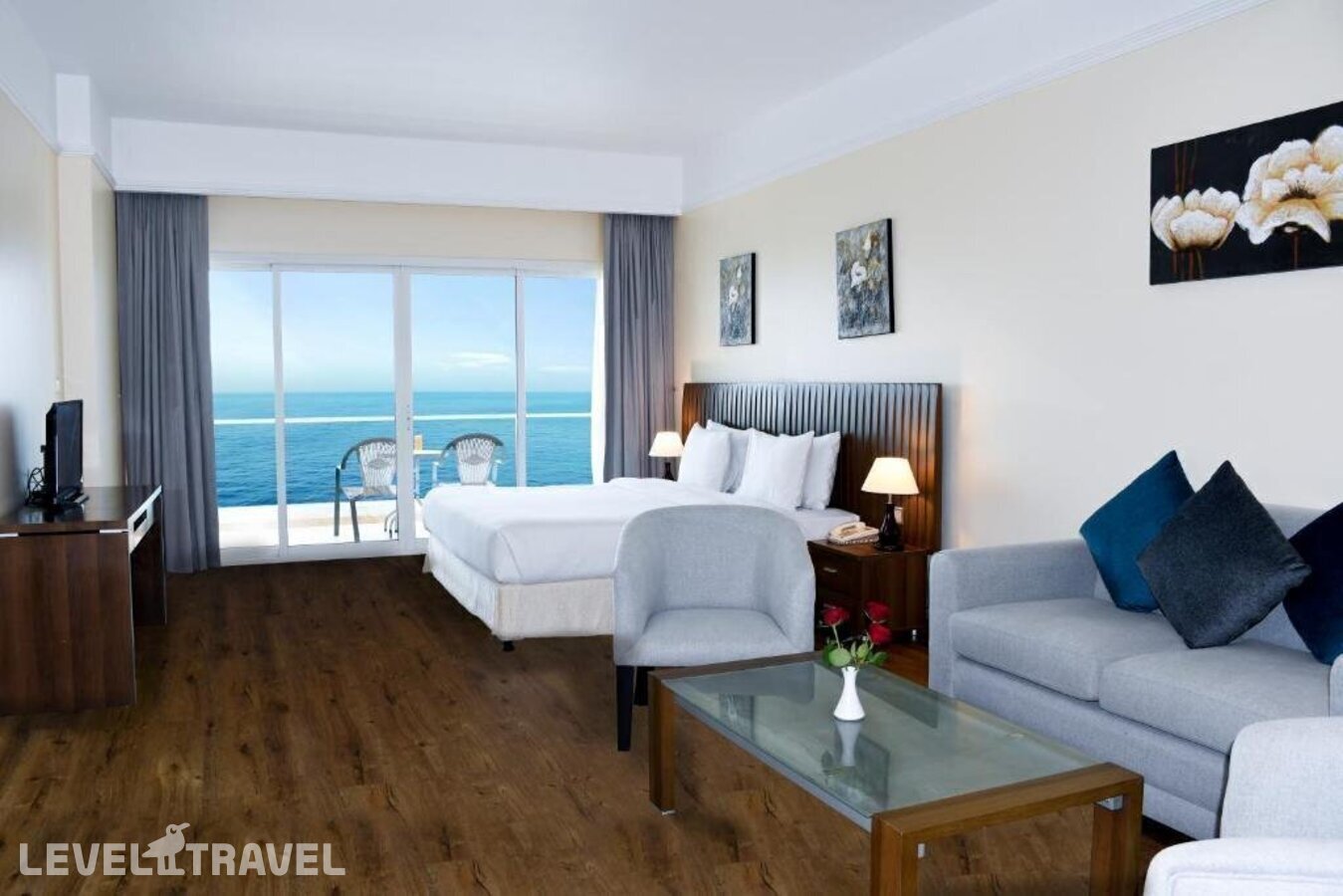 фотографии номера Делюкс с видом на море (две односпальные кровати) отеля Ramada Beach Hotel Ajman By Wyndham в ОАЭ(Аджман) - фото №9