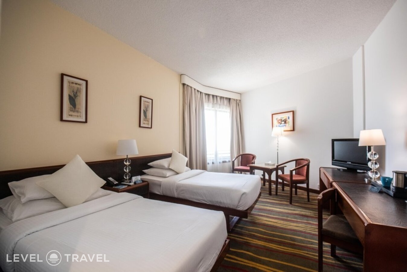 фотографии номера Делюкс с видом на город (две односпальные кровати) отеля BM Beach Hotel (Ex.Beach Hotel By Bin Majid Hotels&Resorts) в ОАЭ(Рас-аль-Хайма) - фото №15