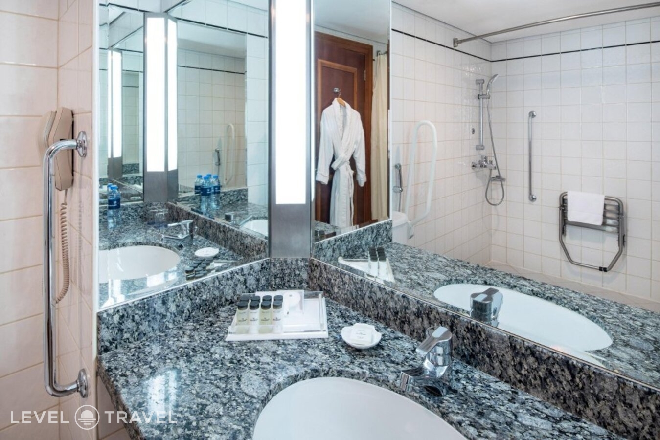 фотографии номера Делюкс с видом на море (две односпальные кровати) отеля Sheraton Jumeirah Beach Resort в ОАЭ(Дубай Марина) - фото №15