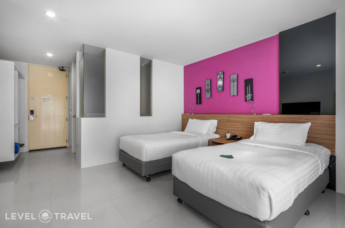 фотографии номера Студия (две односпальные кровати) отеля The Lantern Resort Patong в Таиланд(Патонг Бич) - фото №1