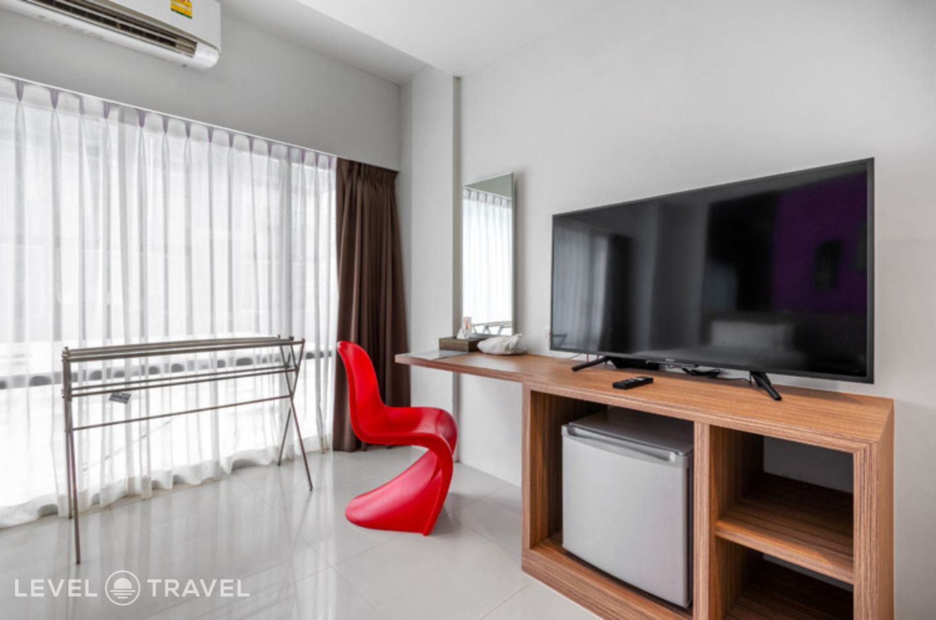 фотографии номера Студия (две односпальные кровати) отеля The Lantern Resort Patong в Таиланд(Патонг Бич) - фото №2