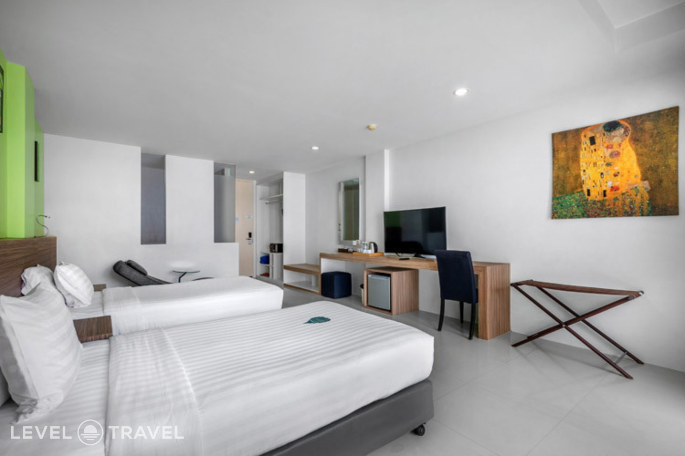 фотографии номера Студия улучшенная отеля The Lantern Resort Patong в Таиланд(Патонг Бич) - фото №1