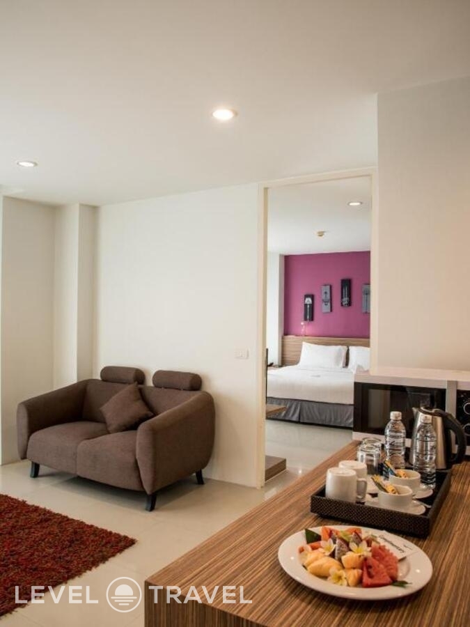 фотографии номера Четырехместный роскошный номер (2 комнаты) отеля The Lantern Resort Patong в Таиланд(Патонг Бич) - фото №2