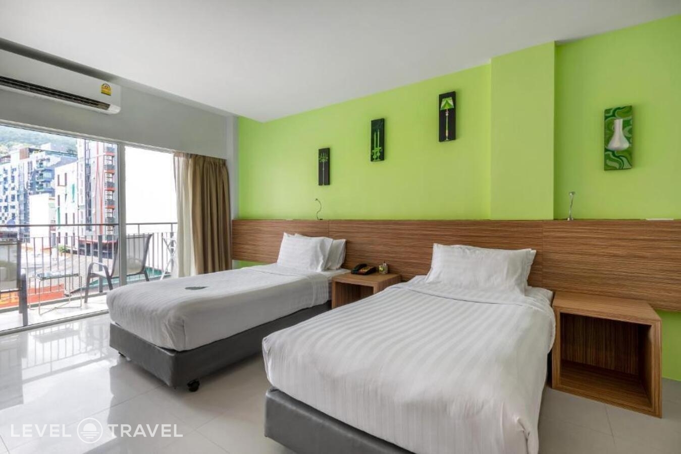 фотографии номера Люкс с балконом отеля The Lantern Resort Patong в Таиланд(Патонг Бич) - фото №5