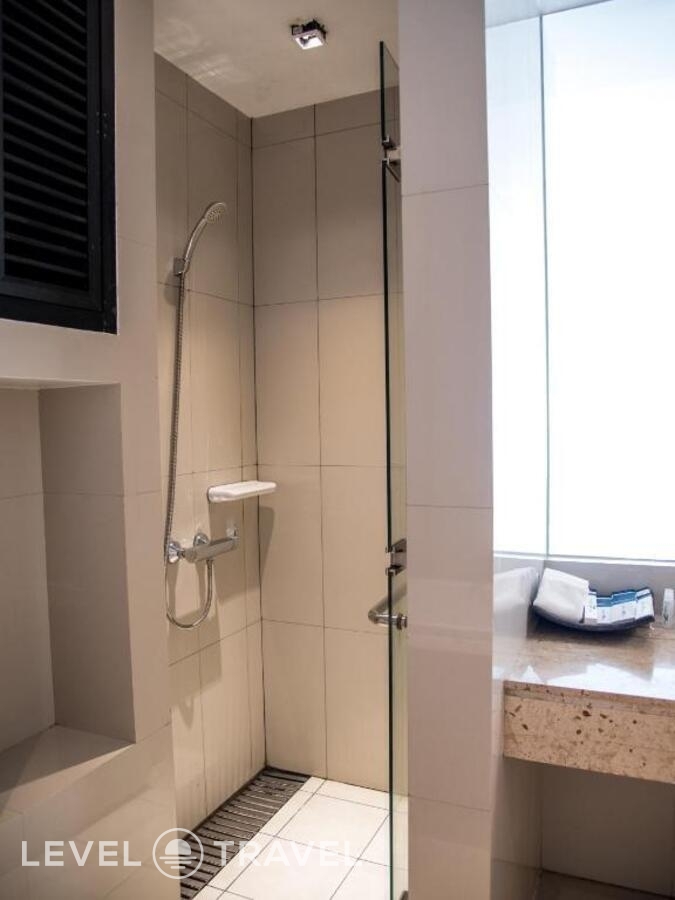 фотографии номера Люкс отеля The Lantern Resort Patong в Таиланд(Патонг Бич) - фото №2