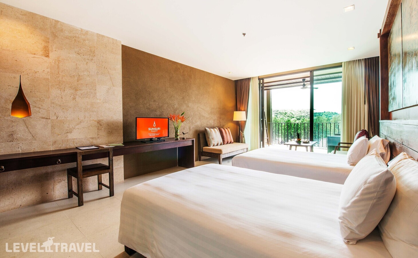 фотографии номера Улучшенный (две односпальные кровати) отеля Sunsuri Phuket в Таиланд(Най Харн) - фото №2