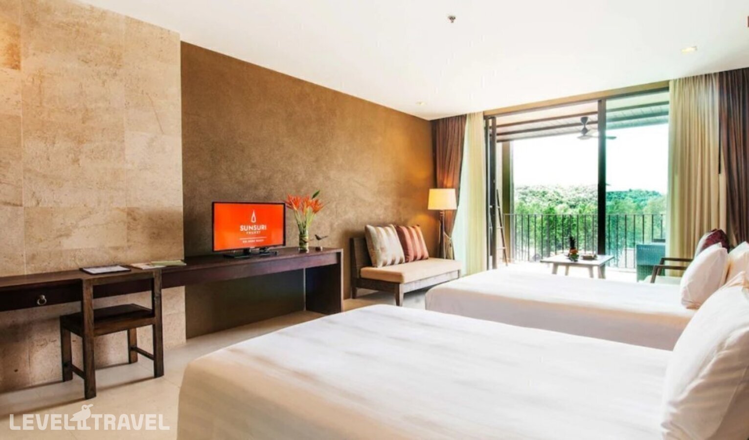 фотографии номера Улучшенный (две односпальные кровати) отеля Sunsuri Phuket в Таиланд(Най Харн) - фото №4