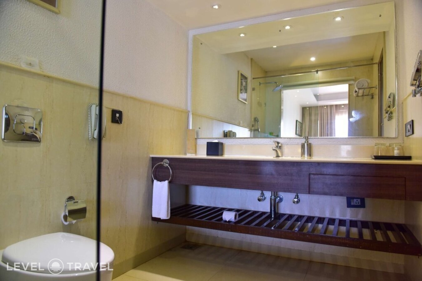 фотографии номера Улучшенный (две односпальные кровати) отеля Golden Tulip Hotel Goa в Индия(Кандолим) - фото №37