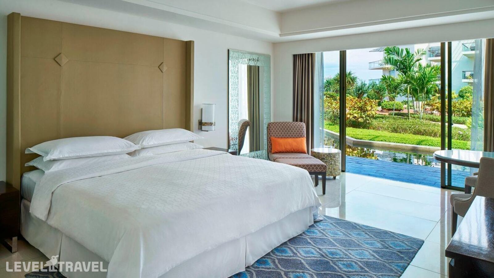 фотографии номера Стандартный номер отеля Sheraton Bali Kuta в Индонезия(Кута) - фото №1