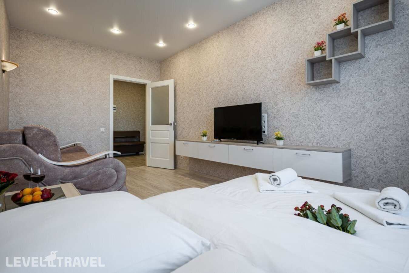 фотографии номера Апартаменты отеля Apartmari Люкс В Самом Центре На Берегу Замкового Пруда в Россия(Калининград) - фото №12