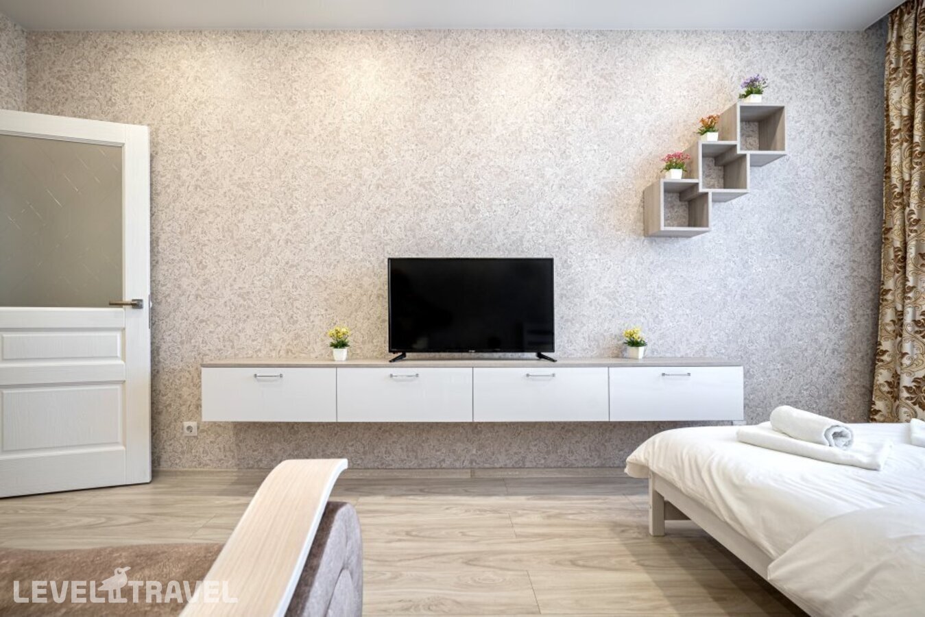 фотографии номера Апартаменты отеля Apartmari Люкс В Самом Центре На Берегу Замкового Пруда в Россия(Калининград) - фото №10