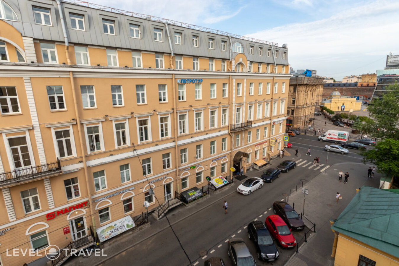 фотографии номера Студия с балконом отеля Мебелированные Комнаты Дом Дехтерева в Россия(Адмиралтейский район) - фото №12