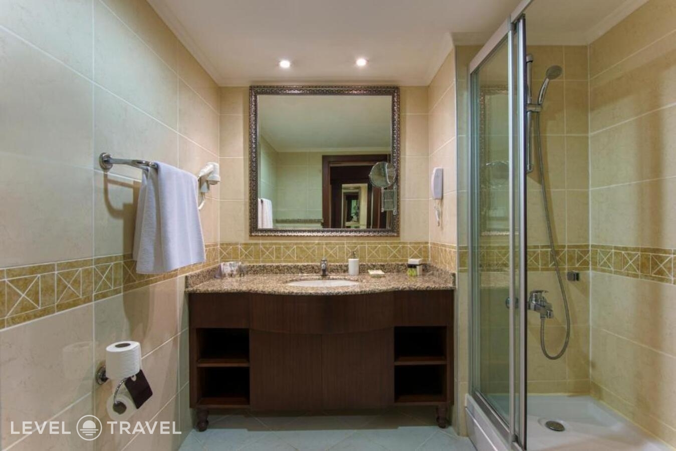 фотографии номера Стандартный с частичным видом на море отеля Delphin Palace Deluxe Collection в Турция(Лара) - фото №3