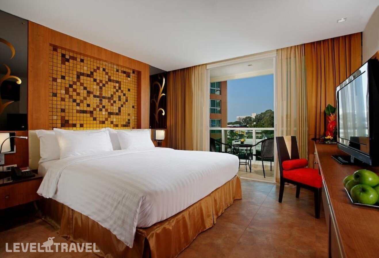 фотографии номера Трехместный делюкс с видом на бассейн отеля Centara Nova Hotel Pattaya в Таиланд(Центральная Паттайя) - фото №2