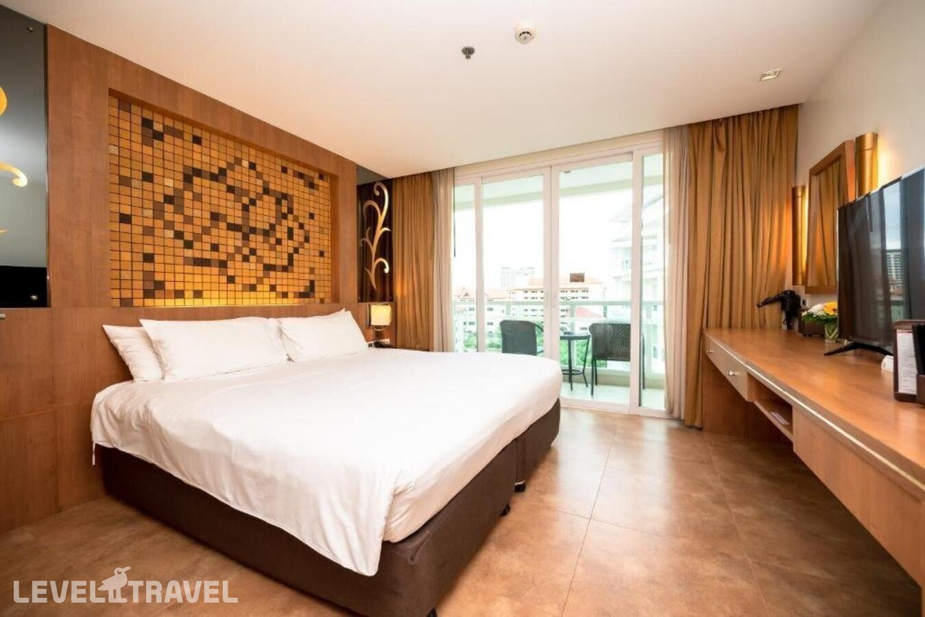 фотографии номера Трехместный делюкс с видом на бассейн отеля Centara Nova Hotel Pattaya в Таиланд(Центральная Паттайя) - фото №4