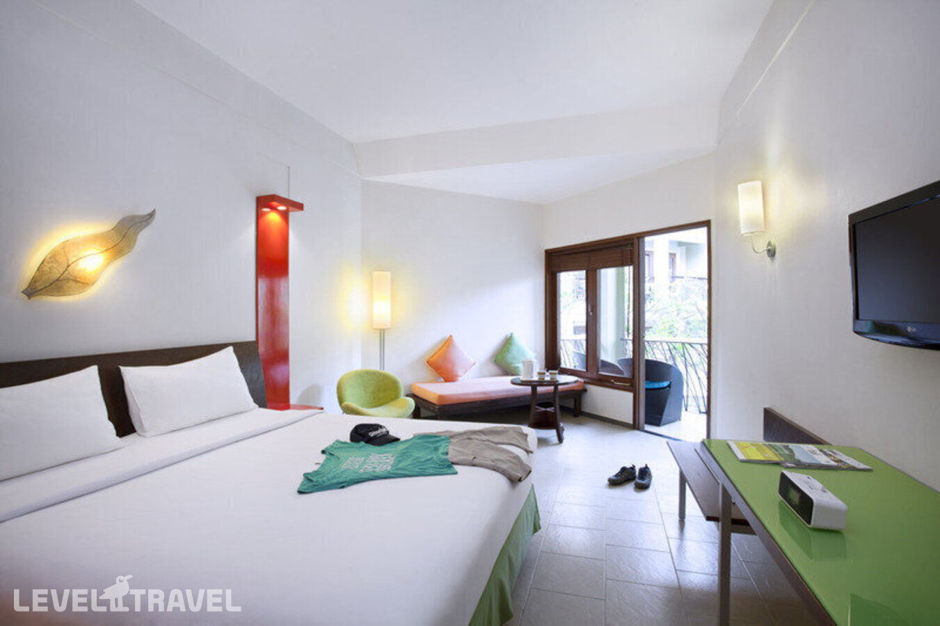 фотографии номера Стандартный с видом на бассейн отеля Ibis Styles Bali Legian (Ex. All Seasons Bali Legian) в Индонезия(Легиан) - фото №3