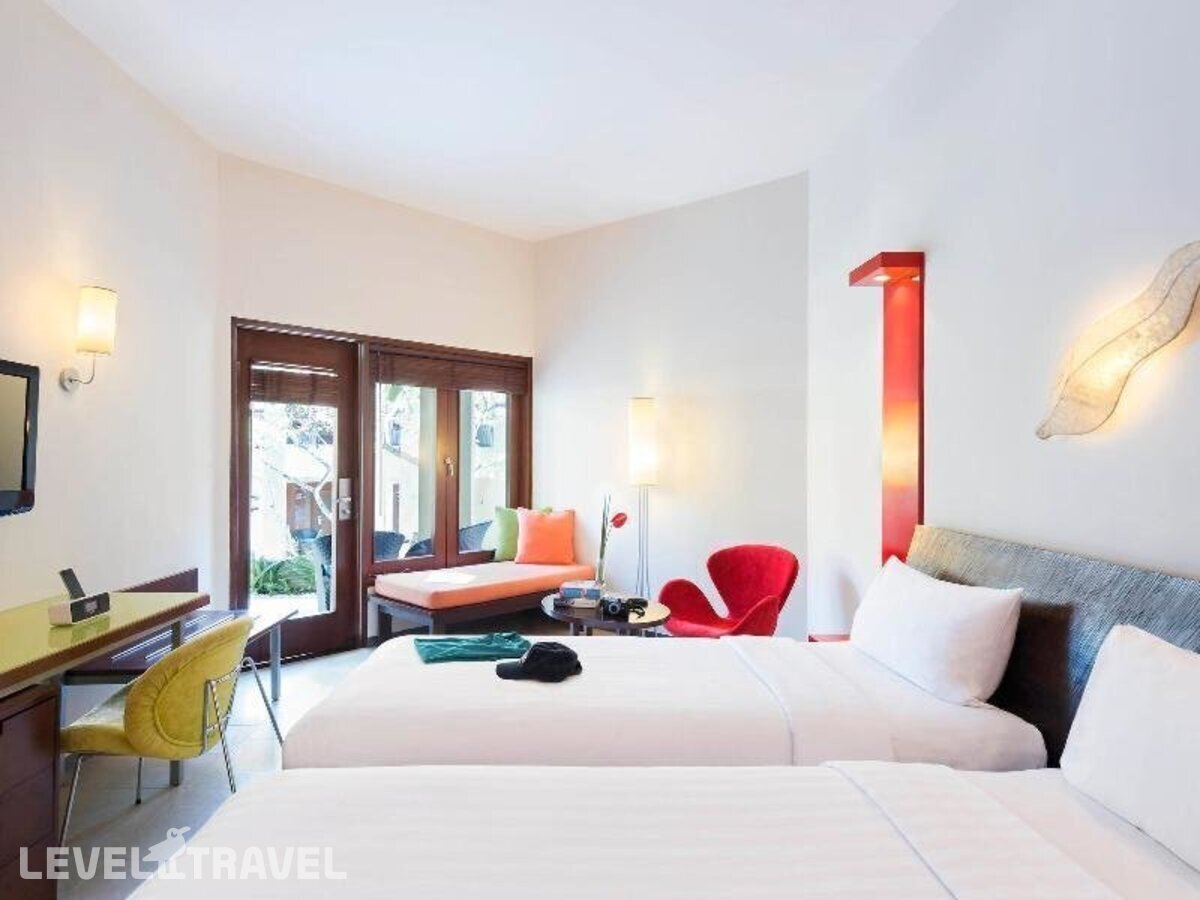 фотографии номера Стандартный с видом на бассейн отеля Ibis Styles Bali Legian (Ex. All Seasons Bali Legian) в Индонезия(Легиан) - фото №2