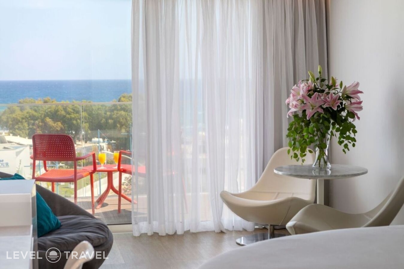 фотографии номера Люкс с видом на море отеля Faros Hotel в Кипр(Айа-Напа) - фото №4