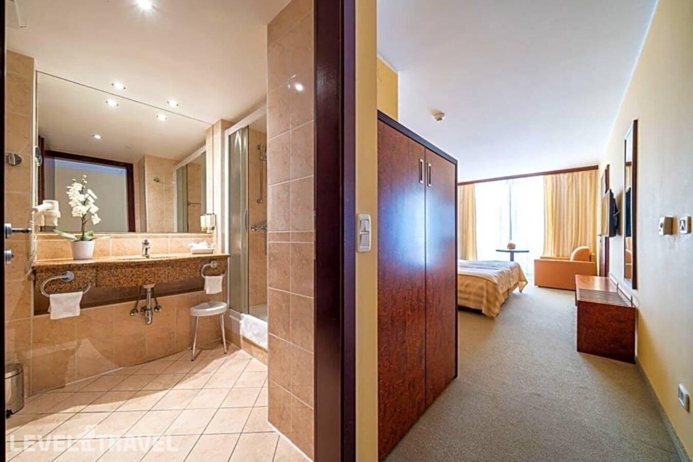 фотографии номера Стандартный с частичным видом на море отеля Princess Hotel в Черногория(Бар) - фото №5
