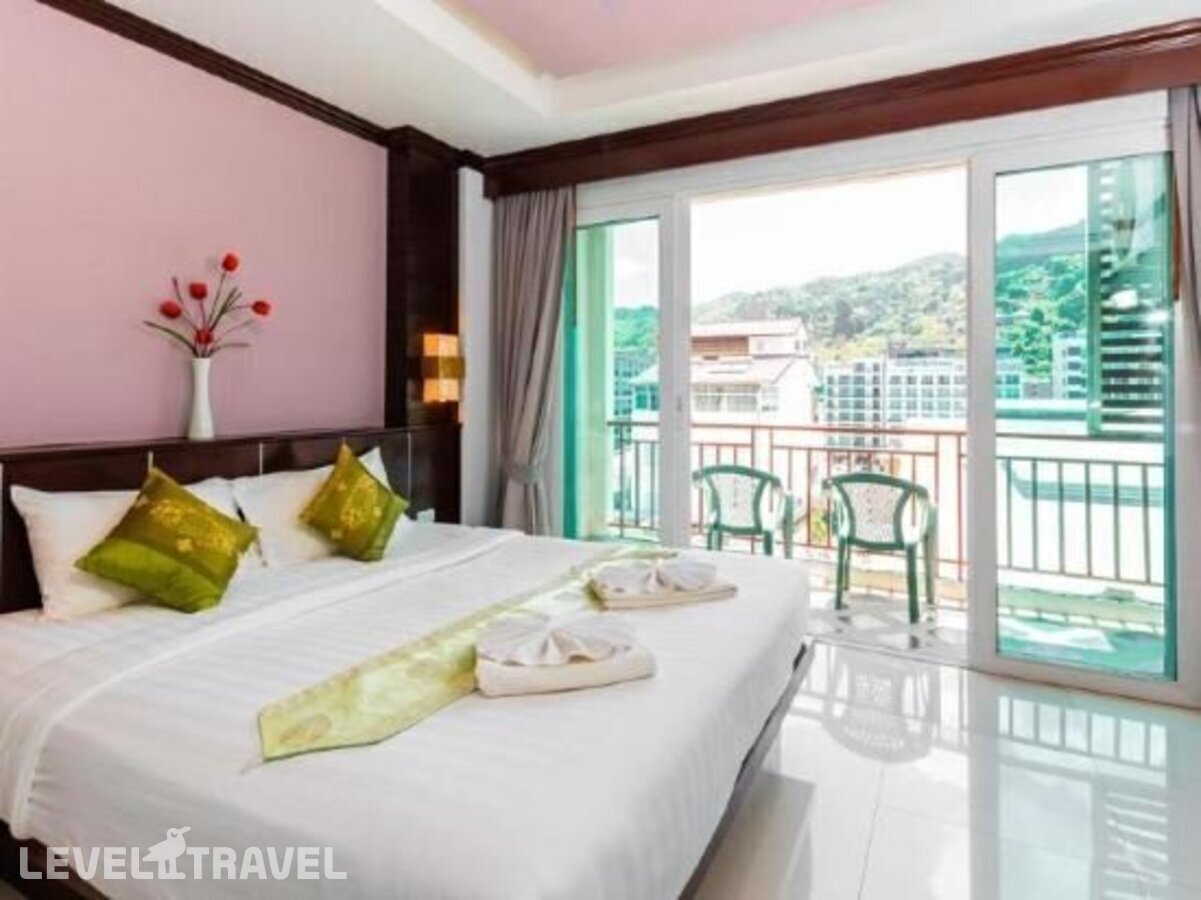 фотографии номера Четырехместный делюкс отеля 77 Patong Hotel & Spa (Ex. Azure Bangla Phuket) в Таиланд(Патонг Бич) - фото №5