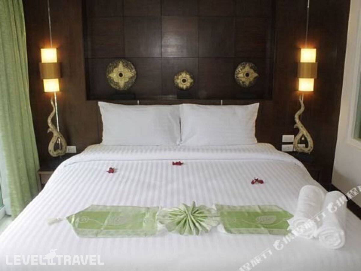 фотографии номера Четырехместный делюкс отеля 77 Patong Hotel & Spa (Ex. Azure Bangla Phuket) в Таиланд(Патонг Бич) - фото №7