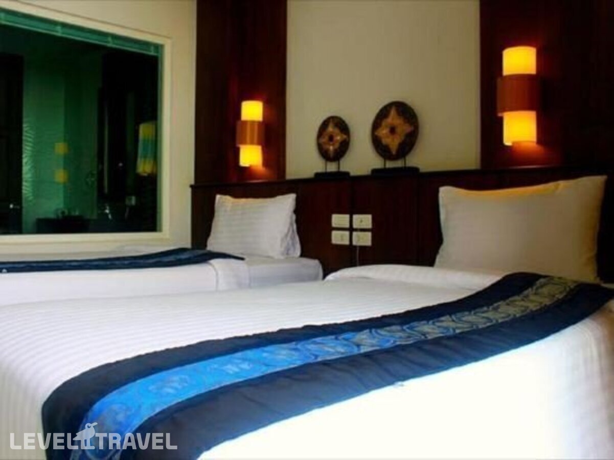 фотографии номера Четырехместный делюкс отеля 77 Patong Hotel & Spa (Ex. Azure Bangla Phuket) в Таиланд(Патонг Бич) - фото №19