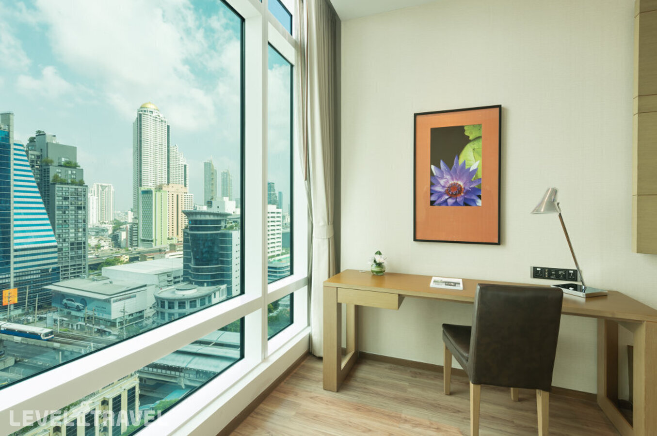 фотографии номера Улучшенный с видом на город отеля Eastin Grand Hotel Sathorn в Таиланд(Бангкок) - фото №8