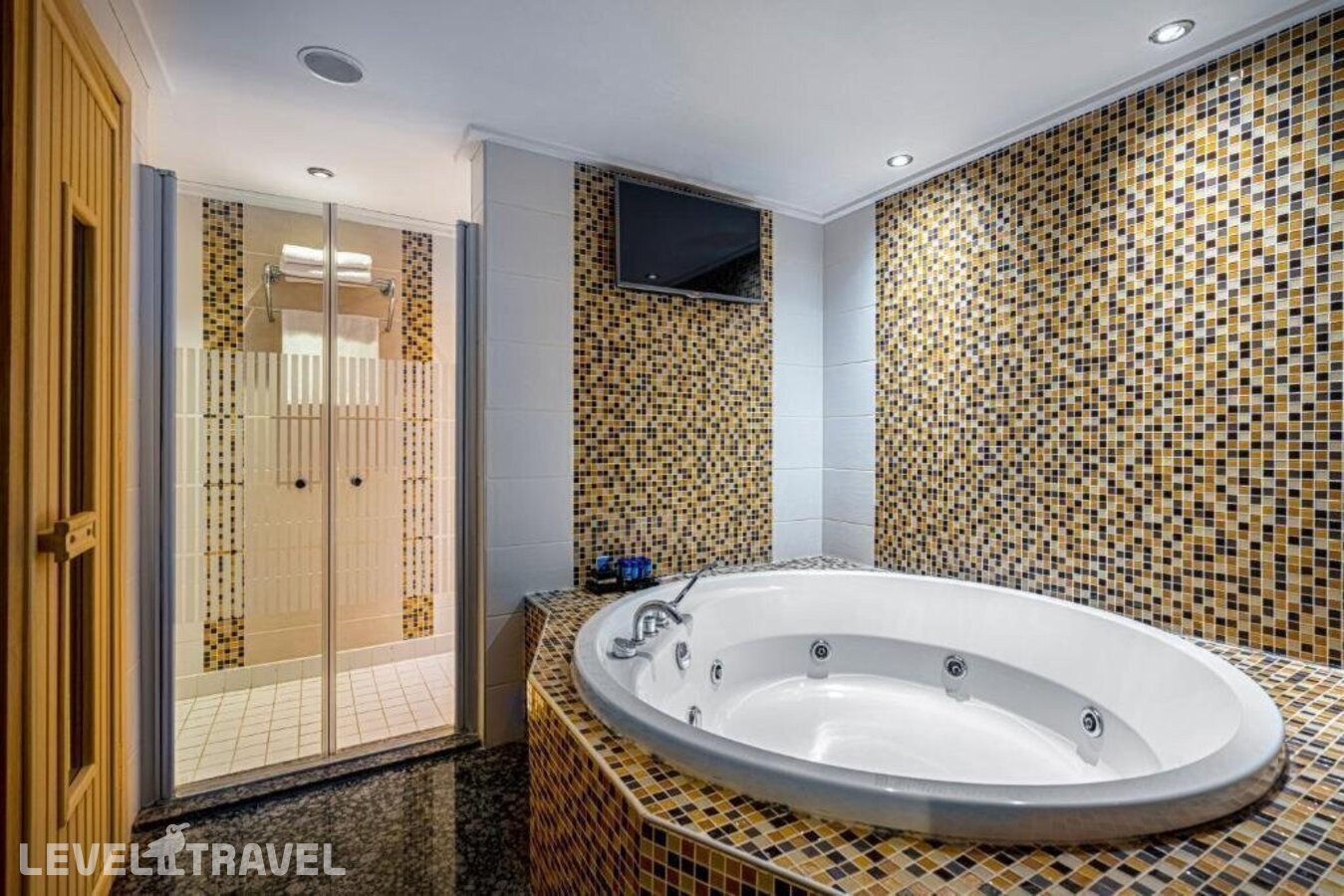 фотографии номера Трехместный люкс отеля Bera Alanya Hotel в Турция(Конаклы) - фото №1