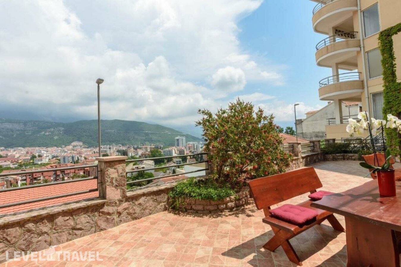 фотографии номера Апартаменты с видом на город отеля Contessa Apartments в Черногория(Будва) - фото №3