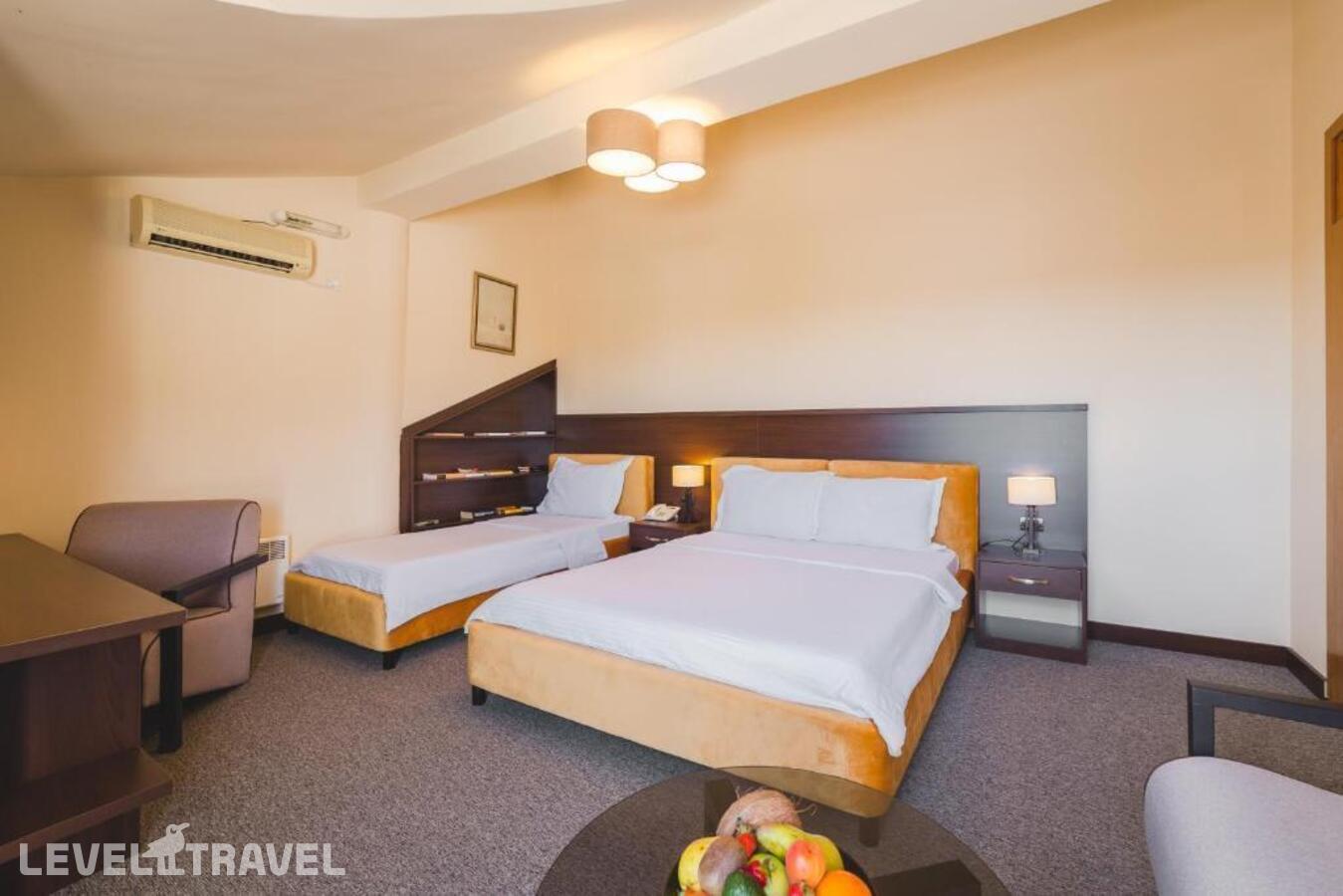 фотографии номера Трехместный номер отеля Hotel Keto в Черногория(Подгорица) - фото №5
