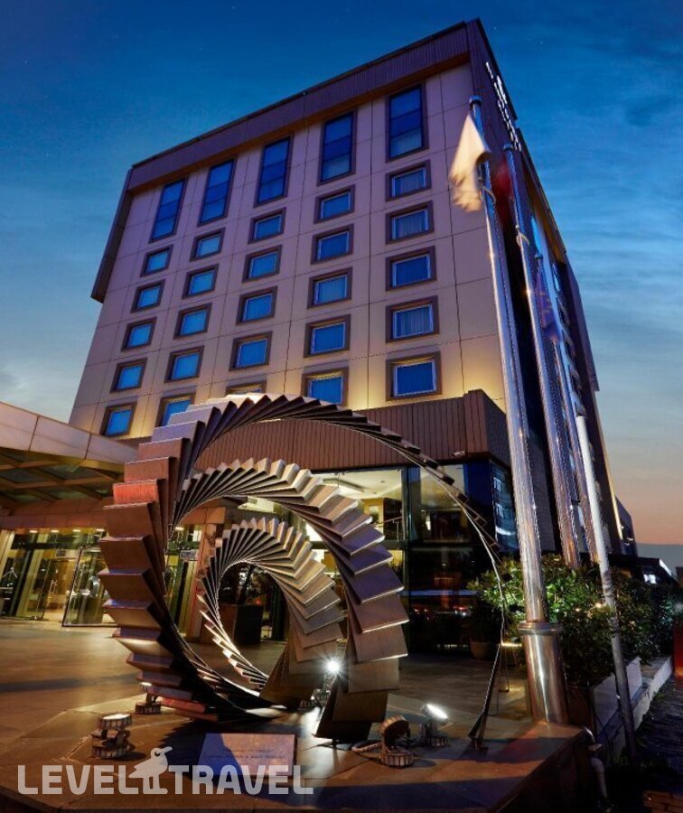фотографии номера Четырехместный люкс отеля Avantgarde Hotel Levent в Турция(Шишли) - фото №1