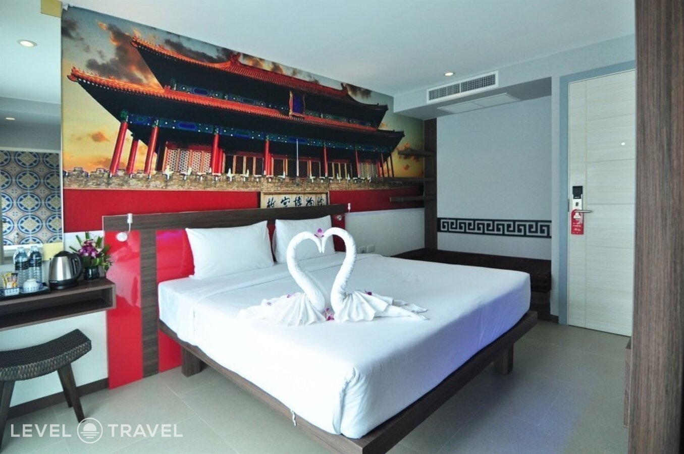 фотографии номера Делюкс с видом на город отеля The Aim Patong Hotel в Таиланд(Патонг Бич) - фото №2