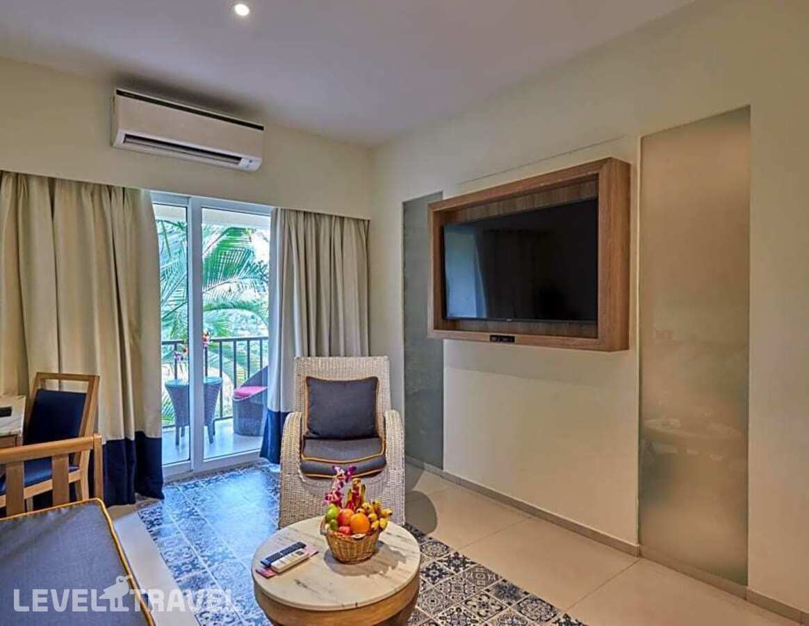 фотографии номера Роскошный люкс (двуспальная кровать) отеля Royal Orchid Beach Resort в Индия(Уторда) - фото №58