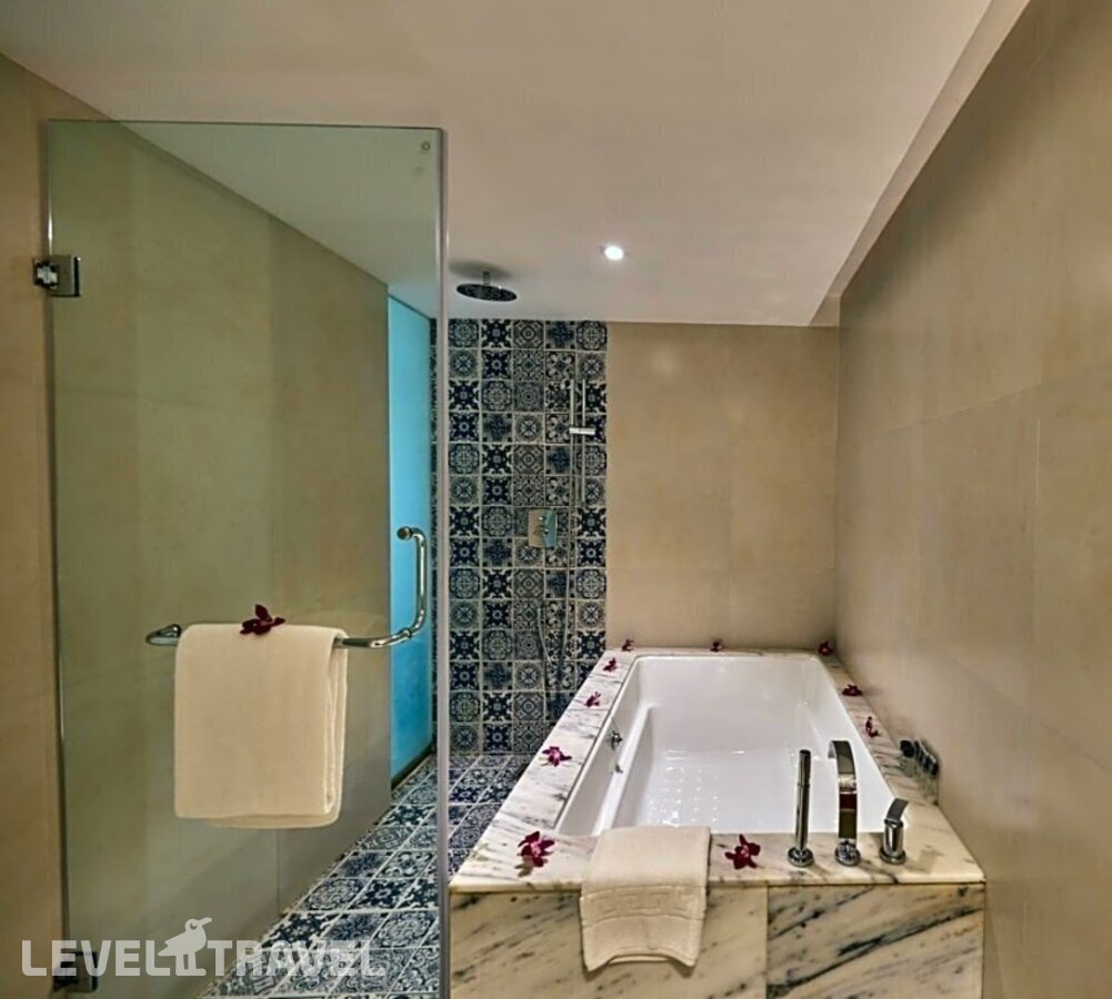 фотографии номера Роскошный люкс (двуспальная кровать) отеля Royal Orchid Beach Resort в Индия(Уторда) - фото №29