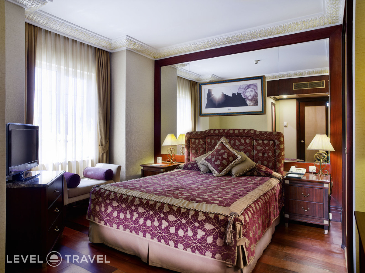 фотографии номера Люкс St.Sophia отеля Eresin Hotel Sultanahmet (Ex. Eresin Crown Istanbul Hotel) в Турция(Фатих) - фото №1